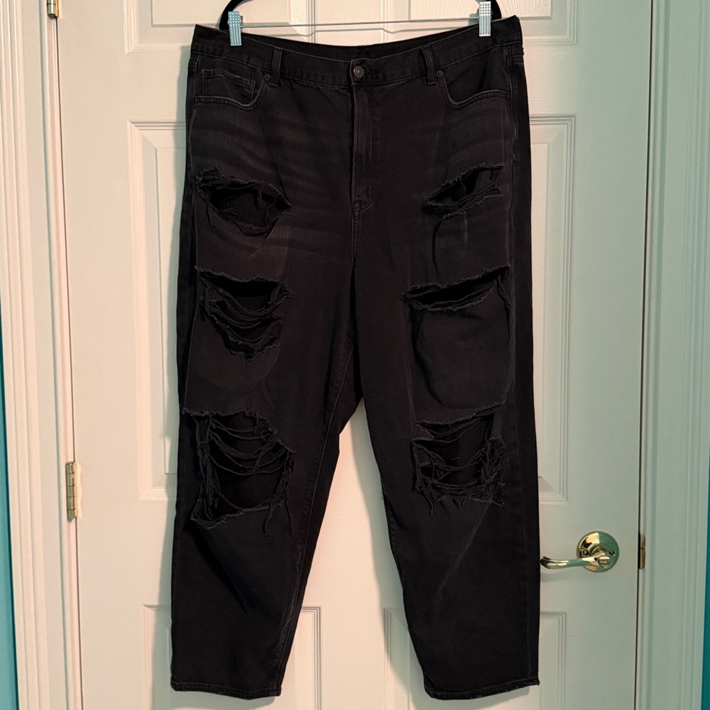 American Eagle Outfitters Ripped Relaxed Mom Jeans